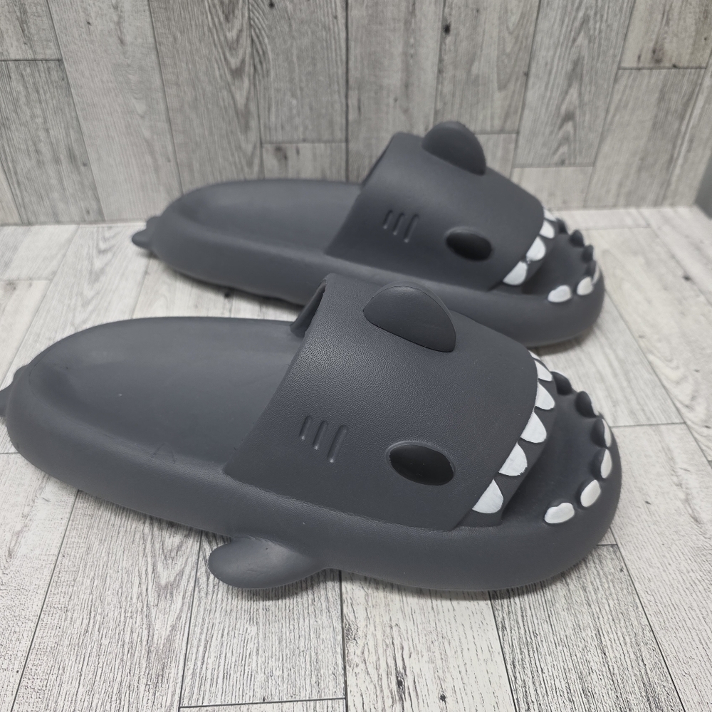Shark-Themed Gray Women's Slippers